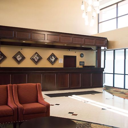 Radisson Hotel Detroit-Фармингтон-Хиллз Экстерьер фото