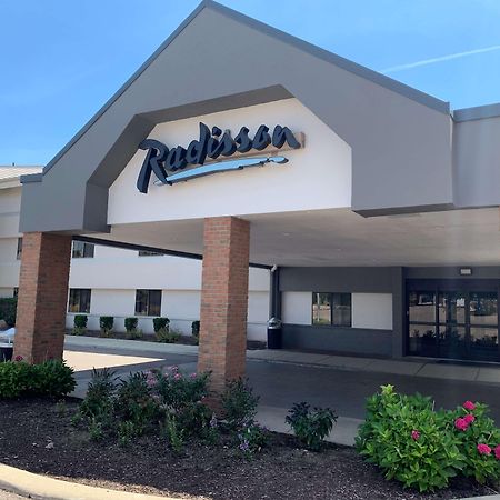 Radisson Hotel Detroit-Фармингтон-Хиллз Экстерьер фото