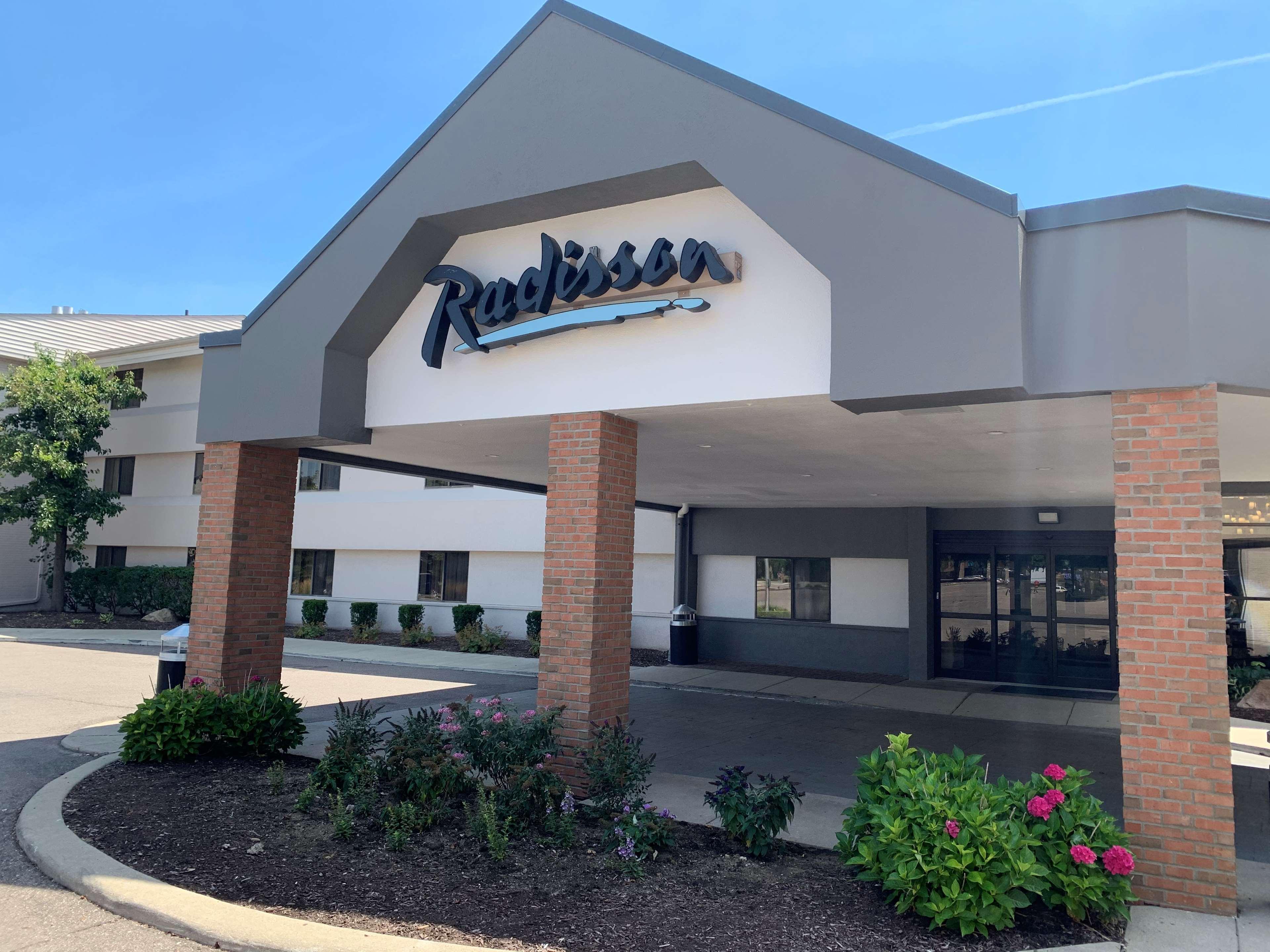 Radisson Hotel Detroit-Фармингтон-Хиллз Экстерьер фото