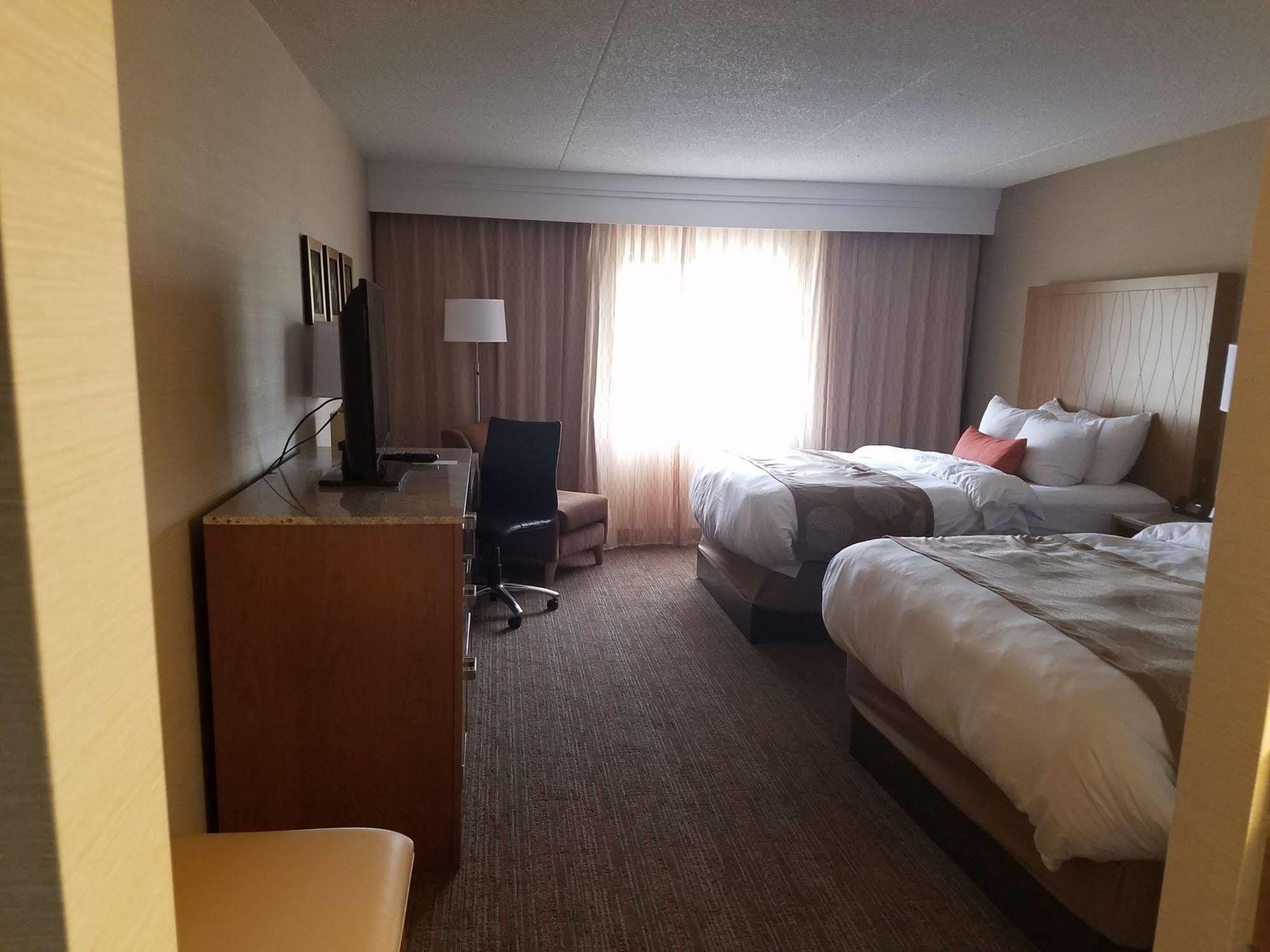 Radisson Hotel Detroit-Фармингтон-Хиллз Экстерьер фото