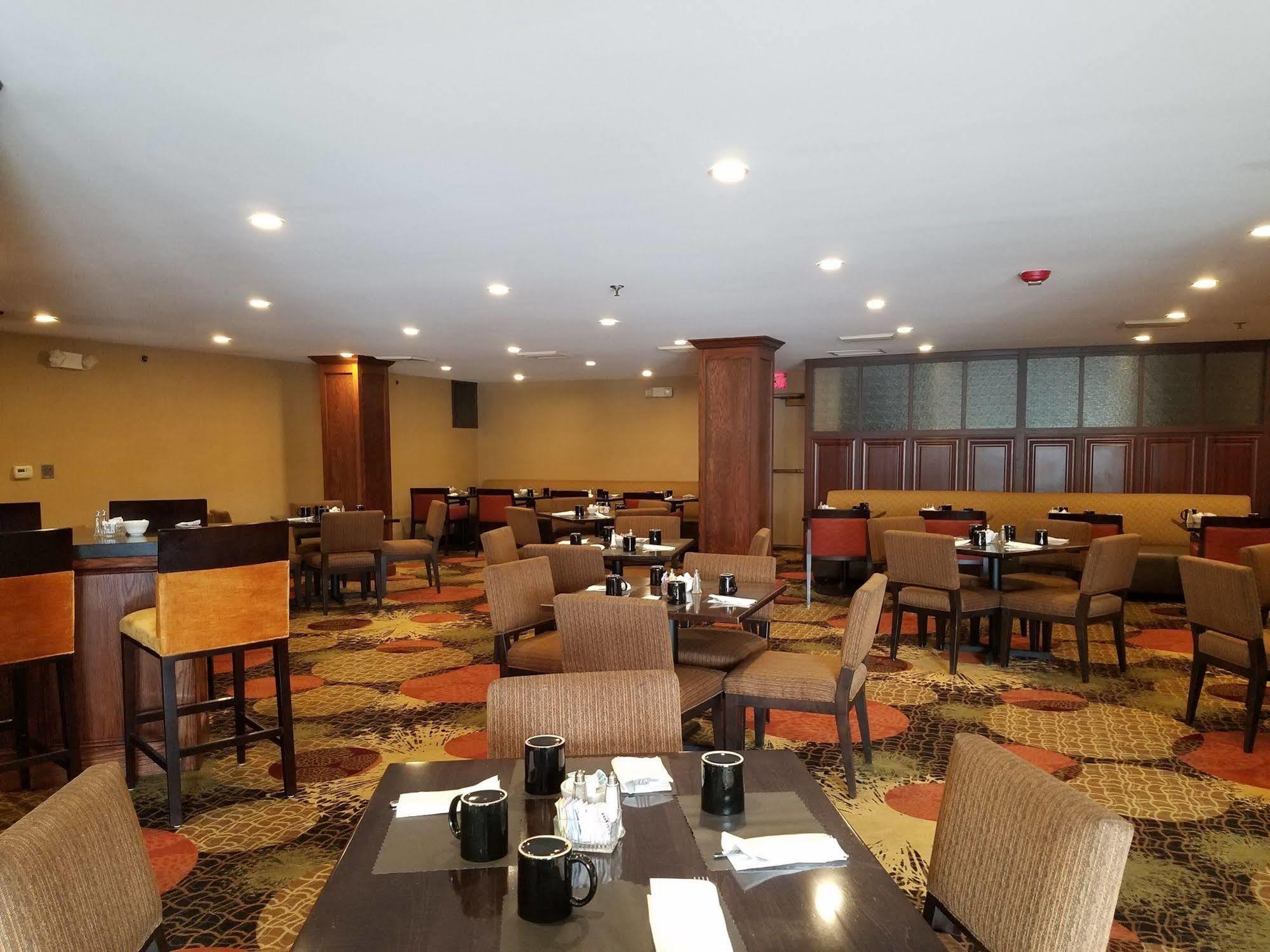 Radisson Hotel Detroit-Фармингтон-Хиллз Экстерьер фото