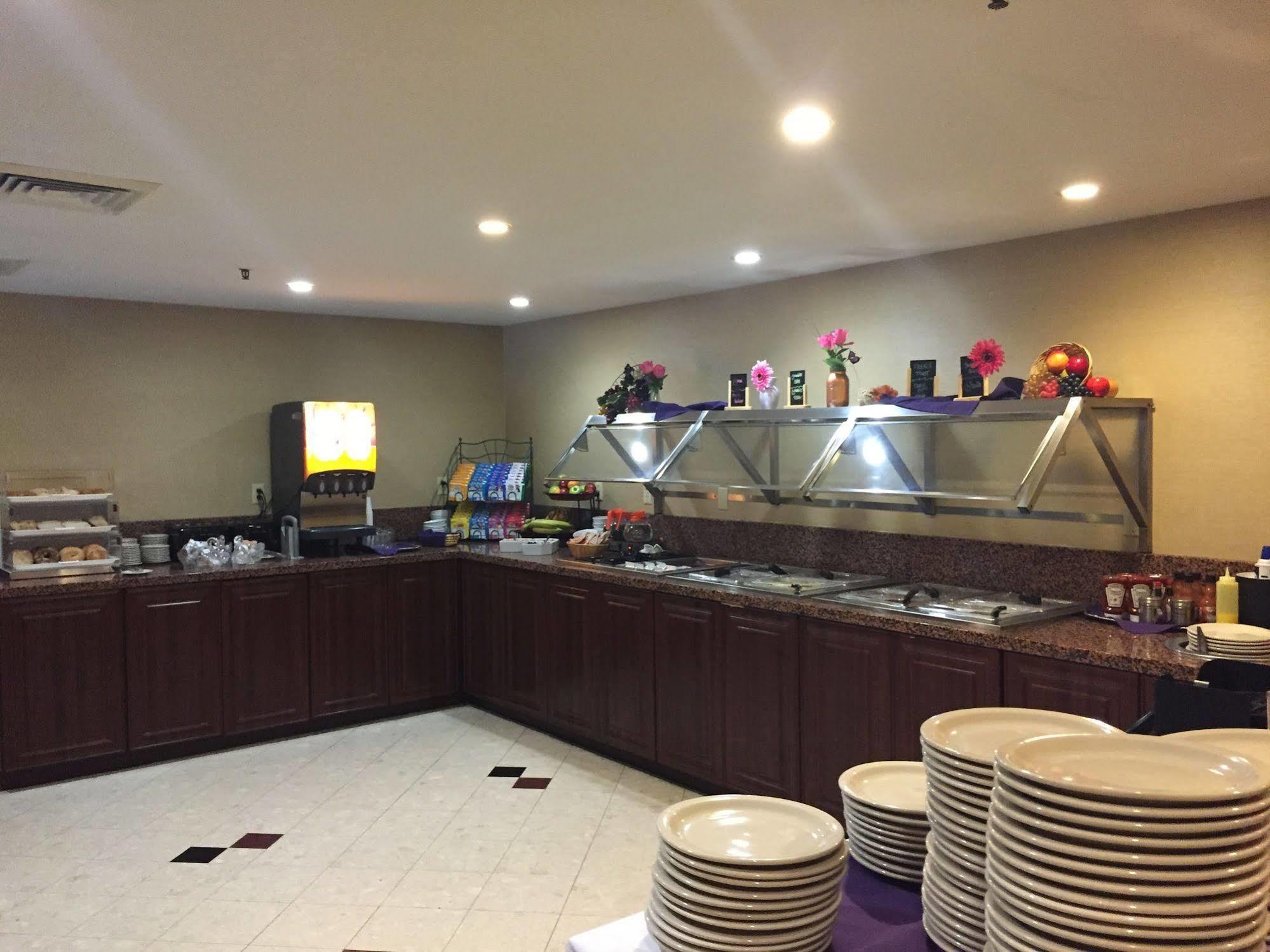 Radisson Hotel Detroit-Фармингтон-Хиллз Экстерьер фото